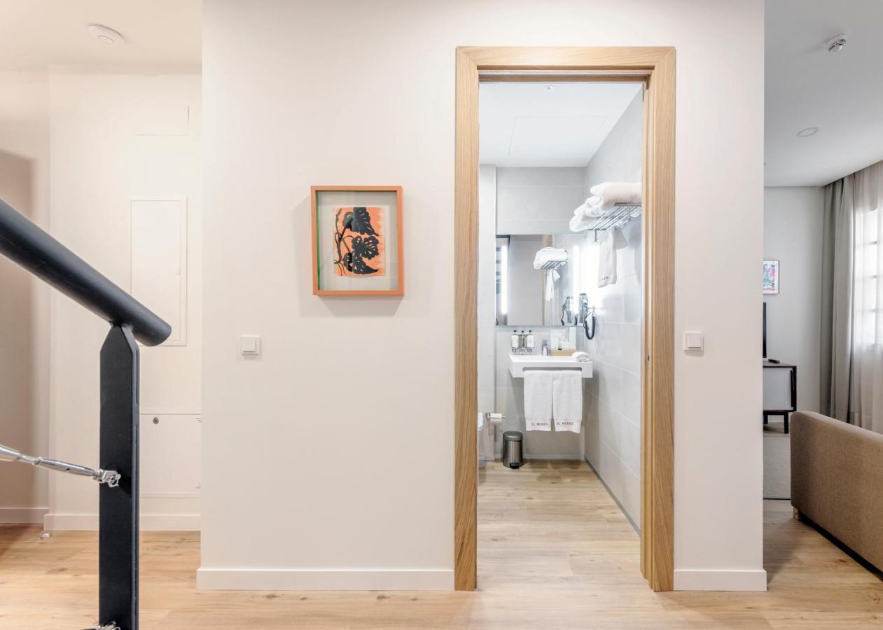 Graffiti Suites El Museo マラガ エクステリア 写真